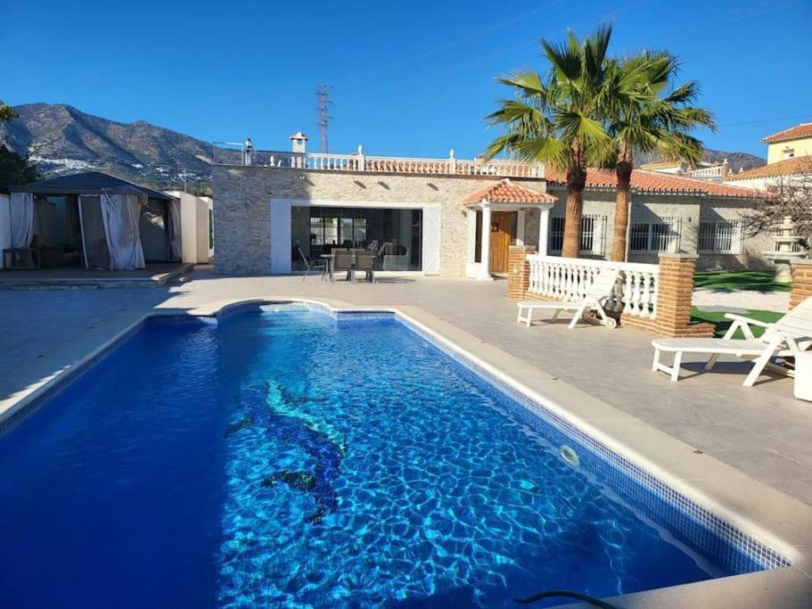 Sunny Villa Mijas With Large Pool Free Parking Малага Екстер'єр фото
