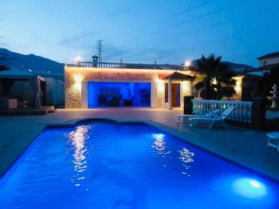 Sunny Villa Mijas With Large Pool Free Parking Малага Екстер'єр фото